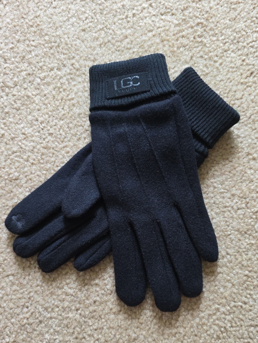 UGC Vogue Women's Black Cashmere/Wool Blend Touchscreen Gloves, NWOT, OS.